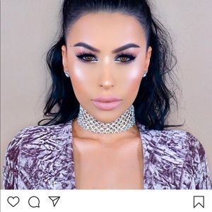 Chocker necklace